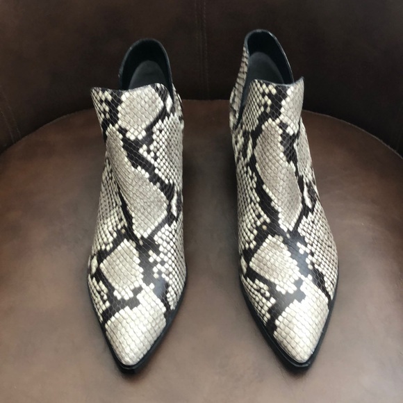 Marc Fisher LTD Yilda Leather Booties - Picture 2 of 8